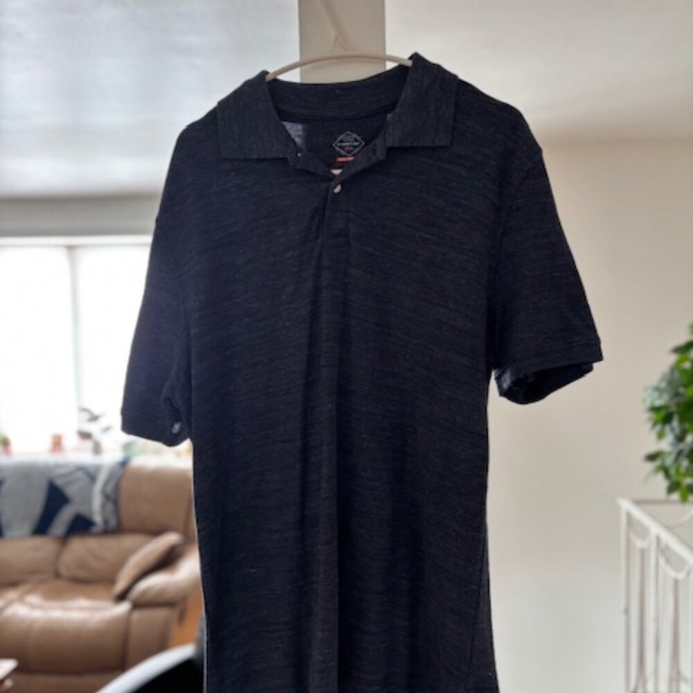 MENS SHORT SLEEVE SHIRT SIZE M LIKE NEW